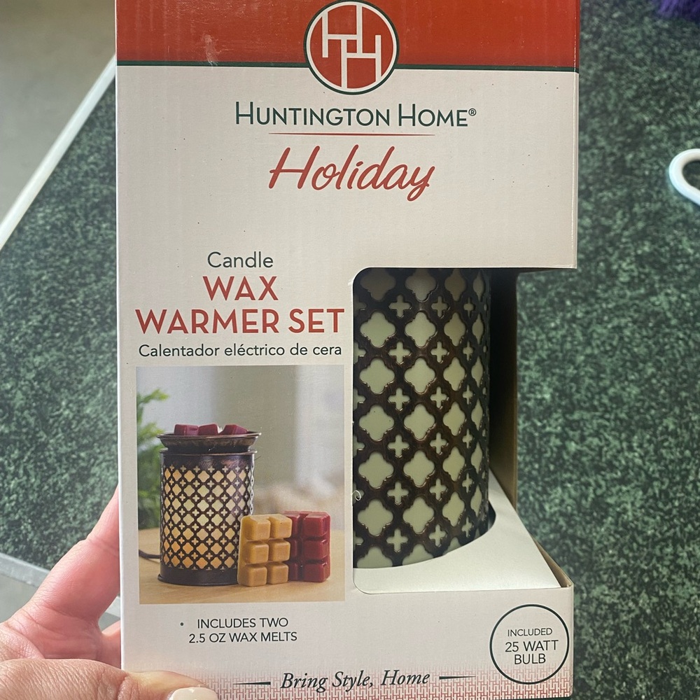 Huntington Home Black and White Holiday Wax Warmer